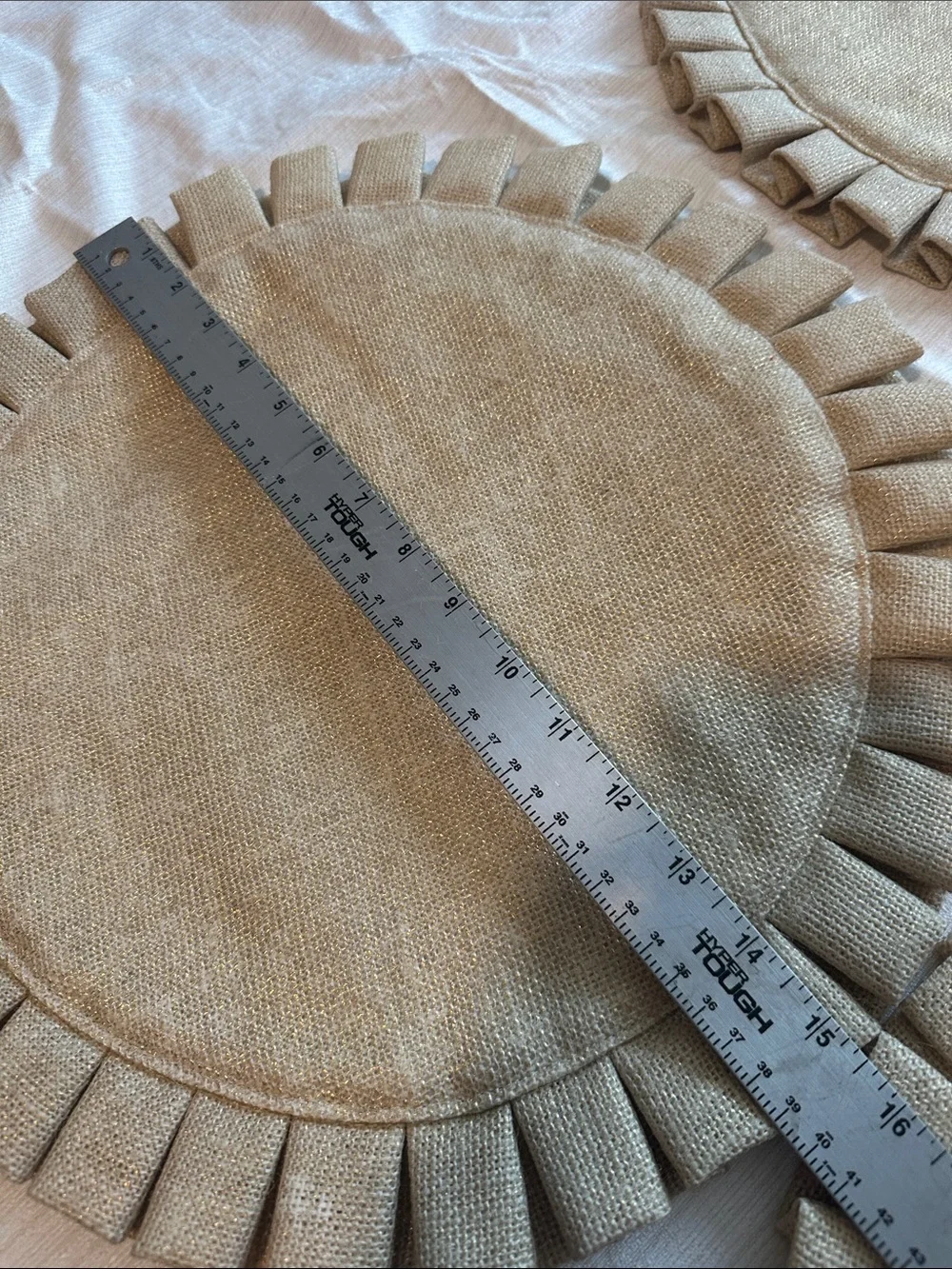 Set of 4 Round Pleated Burlap Placemats - Neutral Tan